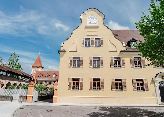 Stadthaus Im Altstadtkern Mit Blick Auf Dingolfinger Muenster